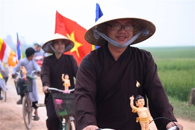 Thanh Hóa: Diễu hành xe đạp mừng Phật đản sinh