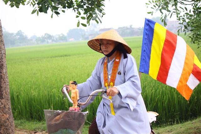 Thanh Hóa: Diễu hành xe đạp mừng Phật đản sinh