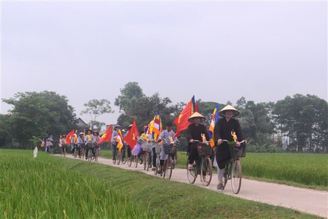 Thanh Hóa: Diễu hành xe đạp mừng Phật đản sinh