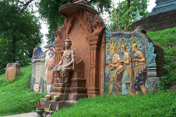 Cambodia: Ngôi Cổ Tự Wat Phnom gắn liền với tên tuổi của thủ đô Phnôm Pênh