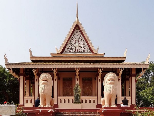 Cambodia: Ngôi Cổ Tự Wat Phnom gắn liền với tên tuổi của thủ đô Phnôm Pênh