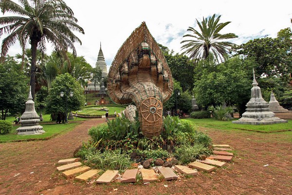 Cambodia: Ngôi Cổ Tự Wat Phnom gắn liền với tên tuổi của thủ đô Phnôm Pênh