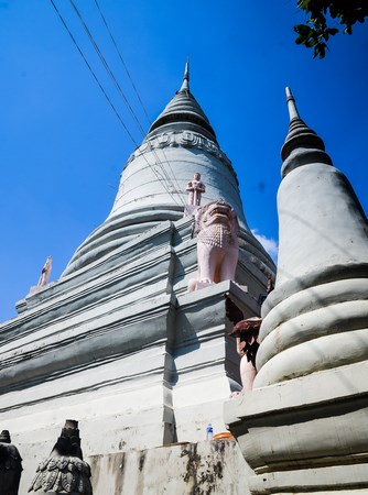 Cambodia: Ngôi Cổ Tự Wat Phnom gắn liền với tên tuổi của thủ đô Phnôm Pênh