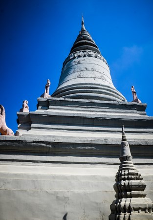 Cambodia: Ngôi Cổ Tự Wat Phnom gắn liền với tên tuổi của thủ đô Phnôm Pênh