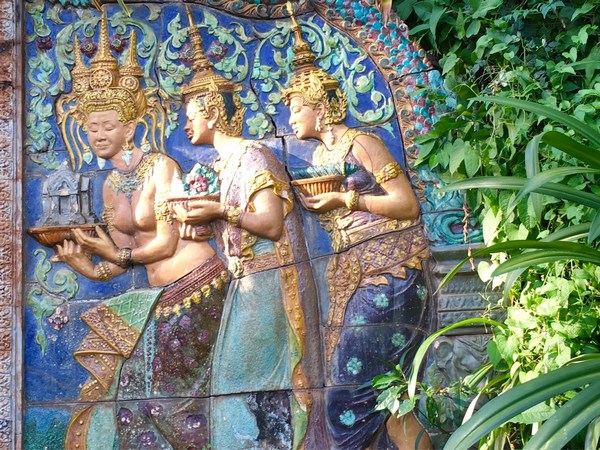 Cambodia: Ngôi Cổ Tự Wat Phnom gắn liền với tên tuổi của thủ đô Phnôm Pênh