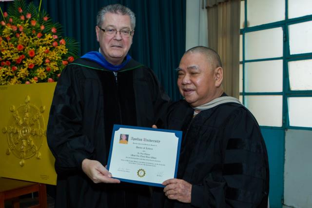 HT. Thích Thiện Nhơn, HT. Thích Thiện Pháp nhận bằng tiến sĩ danh dự của trường đại học Apollos, Mỹ