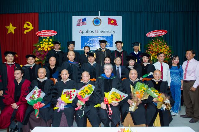 HT. Thích Thiện Nhơn, HT. Thích Thiện Pháp nhận bằng tiến sĩ danh dự của trường đại học Apollos, Mỹ
