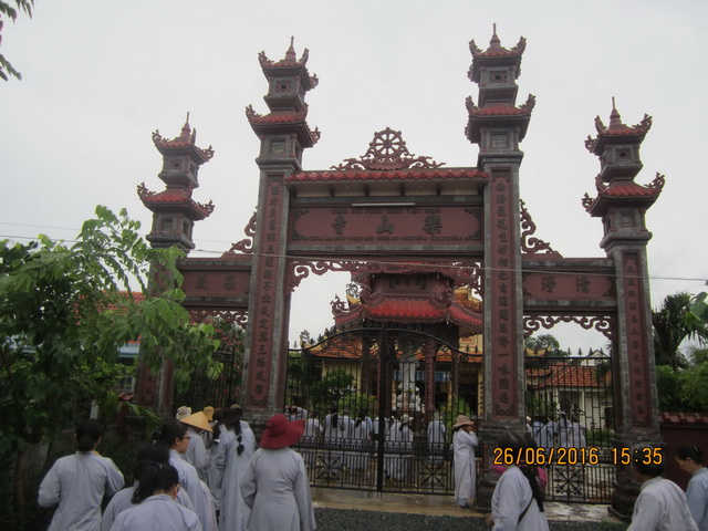 Phật tử thiện nguyện thị xã Ninh Hòa hành hương cúng dường An cư kiết hạ.