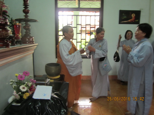 Phật tử thiện nguyện thị xã Ninh Hòa hành hương cúng dường An cư kiết hạ.