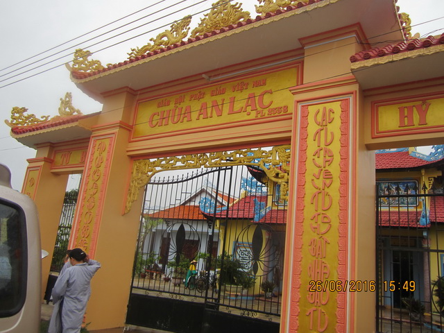 Phật tử thiện nguyện thị xã Ninh Hòa hành hương cúng dường An cư kiết hạ.