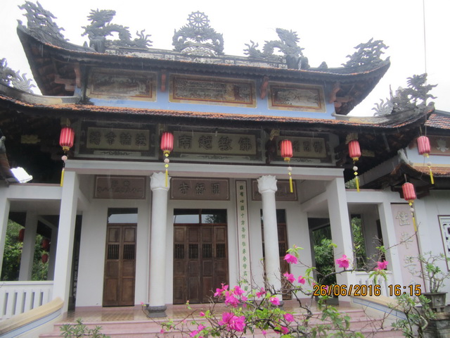 Phật tử thiện nguyện thị xã Ninh Hòa hành hương cúng dường An cư kiết hạ.