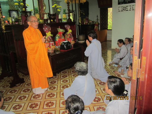 Phật tử thiện nguyện thị xã Ninh Hòa hành hương cúng dường An cư kiết hạ.