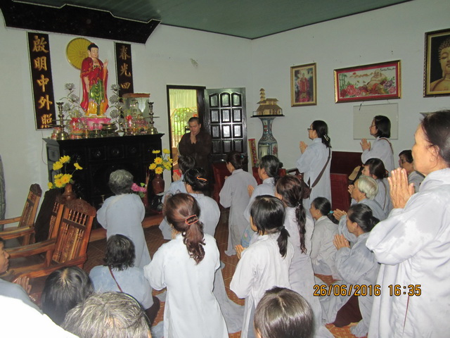 Phật tử thiện nguyện thị xã Ninh Hòa hành hương cúng dường An cư kiết hạ.