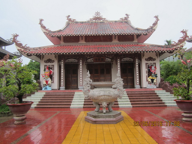 Phật tử thiện nguyện thị xã Ninh Hòa hành hương cúng dường An cư kiết hạ.