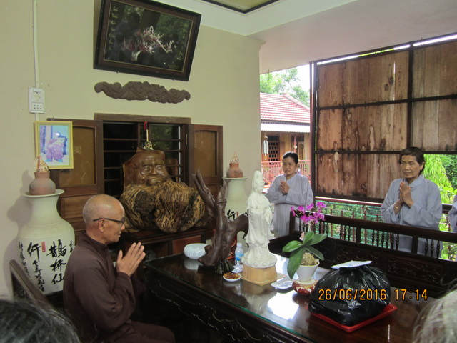 Phật tử thiện nguyện thị xã Ninh Hòa hành hương cúng dường An cư kiết hạ.