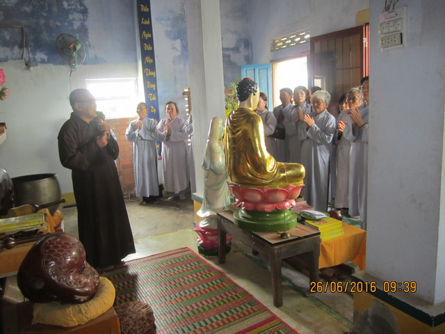 Phật tử thiện nguyện thị xã Ninh Hòa hành hương cúng dường An cư kiết hạ.