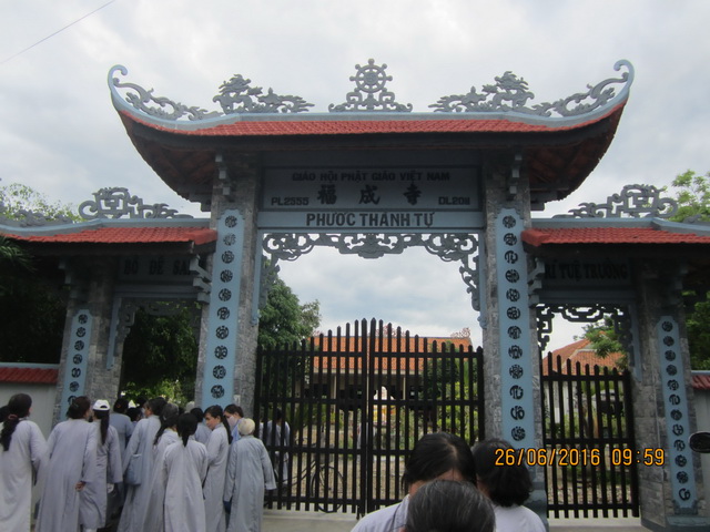 Phật tử thiện nguyện thị xã Ninh Hòa hành hương cúng dường An cư kiết hạ.