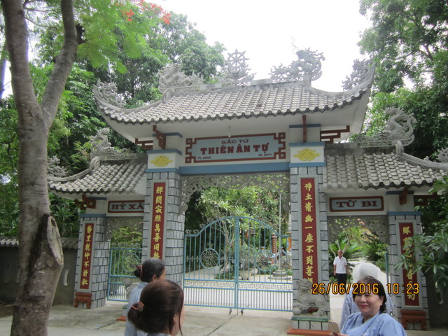 Phật tử thiện nguyện thị xã Ninh Hòa hành hương cúng dường An cư kiết hạ.