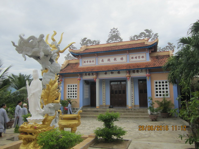 Phật tử thiện nguyện thị xã Ninh Hòa hành hương cúng dường An cư kiết hạ.