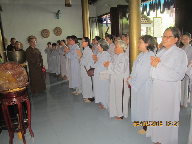 Phật tử thiện nguyện thị xã Ninh Hòa hành hương cúng dường An cư kiết hạ.