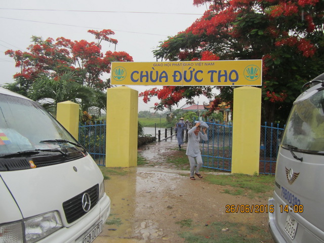 Phật tử thiện nguyện thị xã Ninh Hòa hành hương cúng dường An cư kiết hạ.