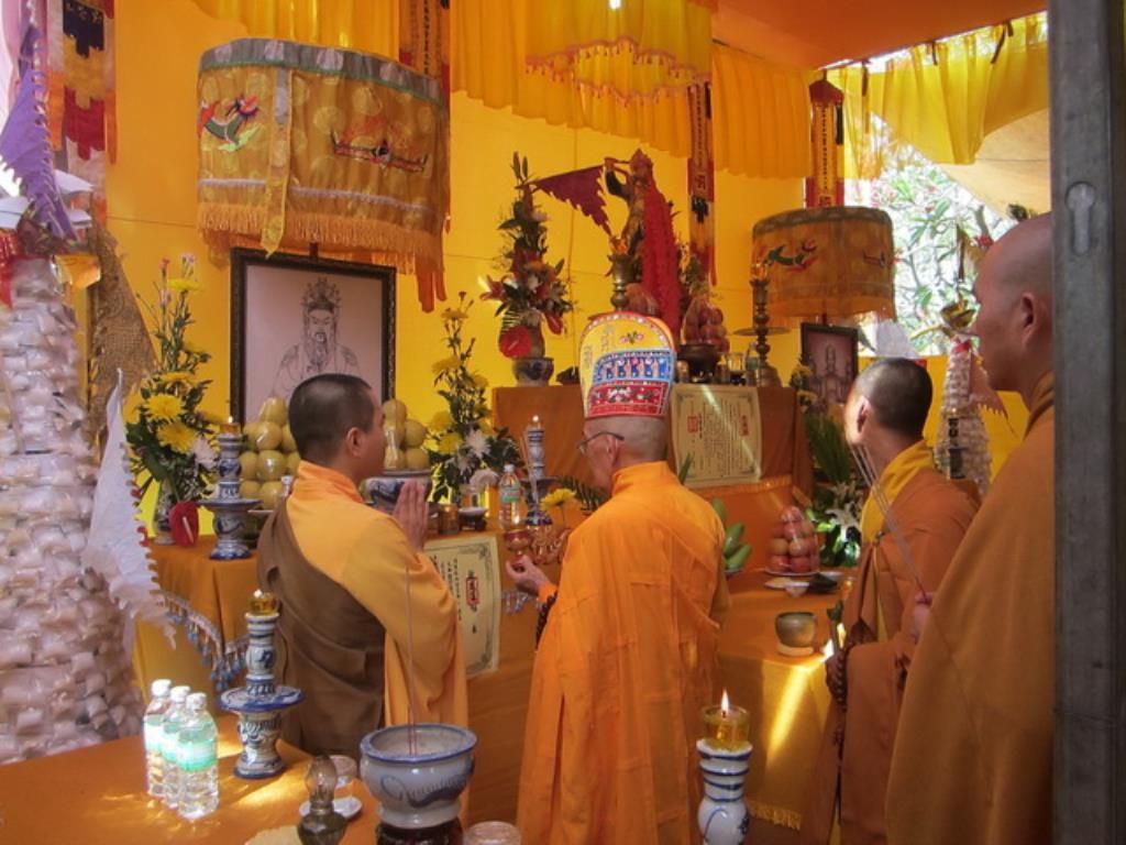 Chùa Linh Quang tổ chức cầu siêu bạt độ