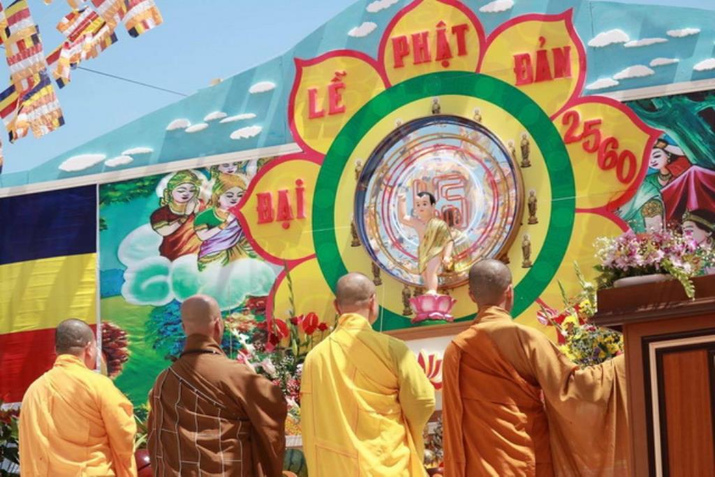 Nhật Bản: Chùa Đại Nam Himejishi Shigocho Sakammoto tổ chức Đại lễ Phật đản PL.2560