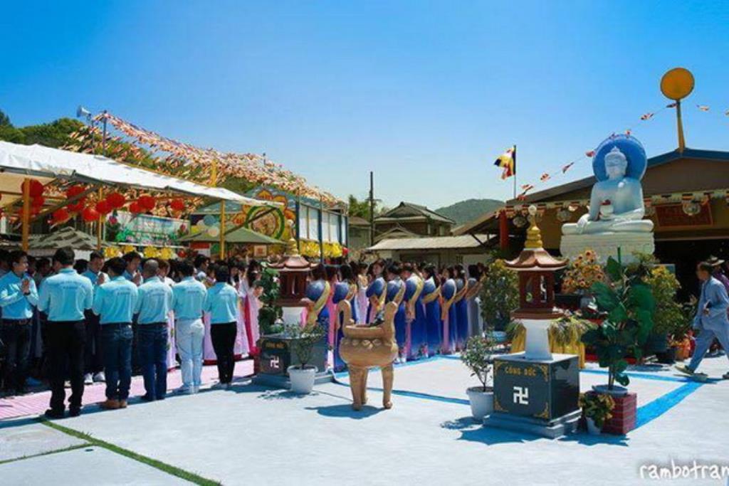 Nhật Bản: Chùa Đại Nam Himejishi Shigocho Sakammoto tổ chức Đại lễ Phật đản PL.2560