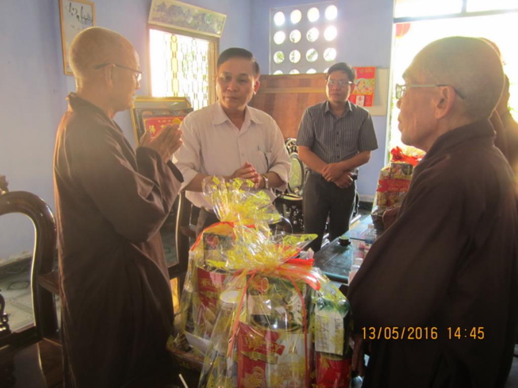 Lãnh đạo chính quyền tỉnh Khánh Hòa thăm Phật giáo thị xã Ninh Hòa