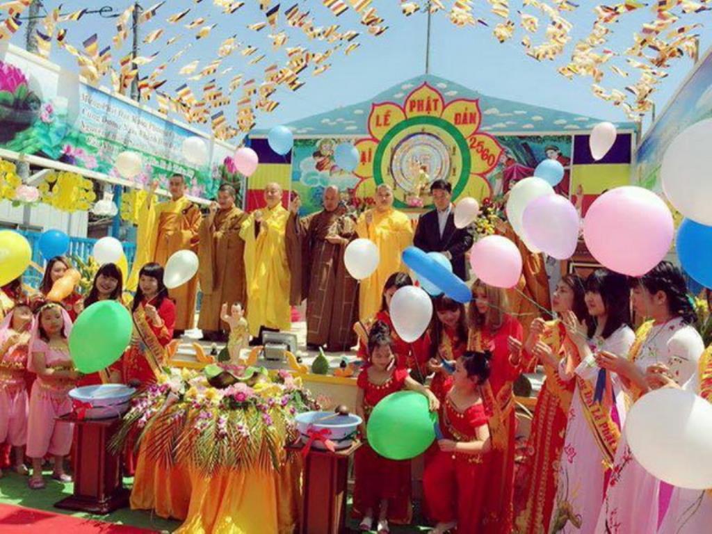 Nhật Bản: Chùa Đại Nam Himejishi Shigocho Sakammoto tổ chức Đại lễ Phật đản PL.2560