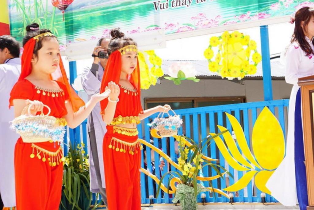 Nhật Bản: Chùa Đại Nam Himejishi Shigocho Sakammoto tổ chức Đại lễ Phật đản PL.2560