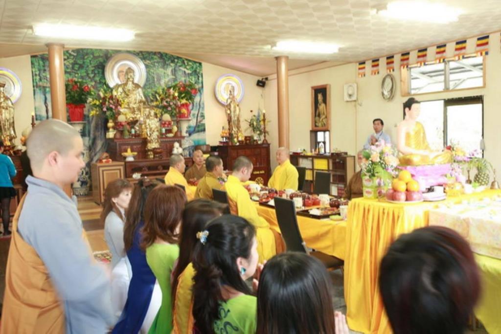 Nhật Bản: Chùa Đại Nam Himejishi Shigocho Sakammoto tổ chức Đại lễ Phật đản PL.2560