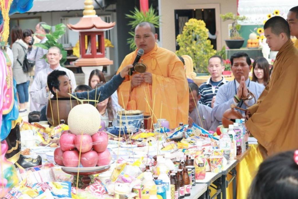 Nhật Bản: Chùa Đại Nam Himejishi Shigocho Sakammoto tổ chức Đại lễ Phật đản PL.2560