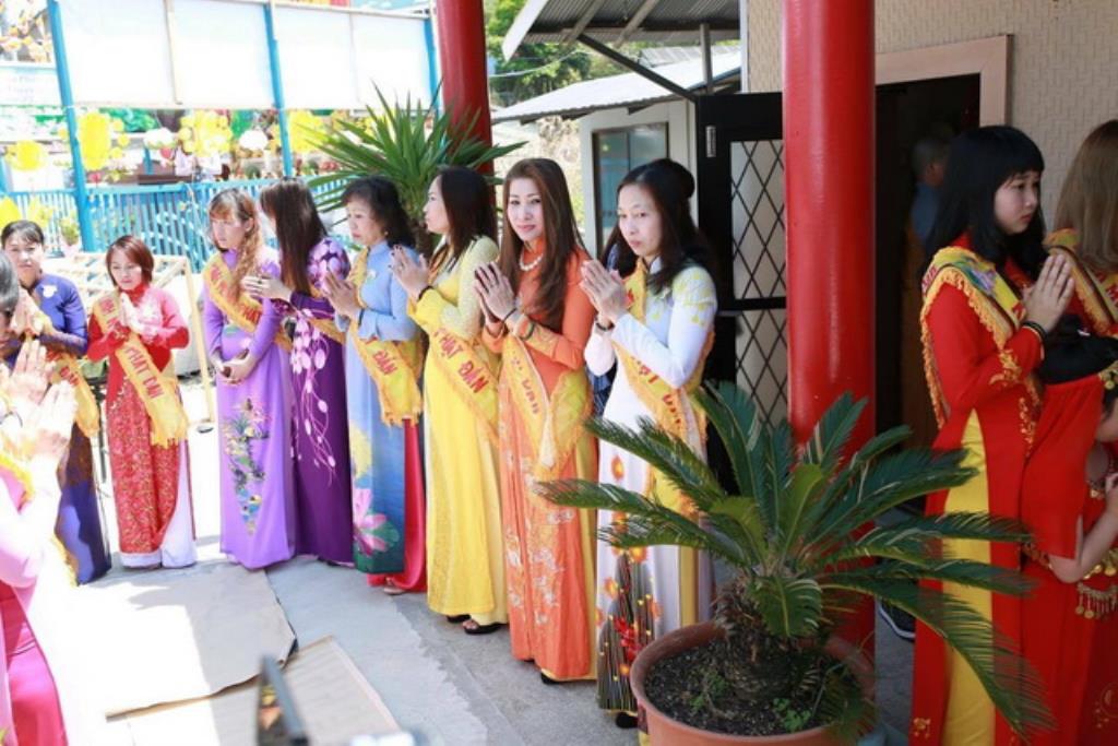 Nhật Bản: Chùa Đại Nam Himejishi Shigocho Sakammoto tổ chức Đại lễ Phật đản PL.2560