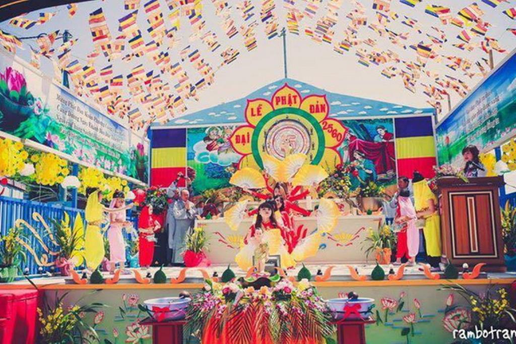 Nhật Bản: Chùa Đại Nam Himejishi Shigocho Sakammoto tổ chức Đại lễ Phật đản PL.2560