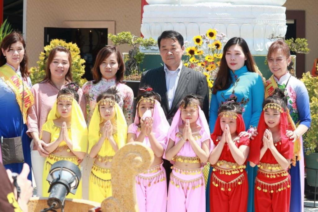 Nhật Bản: Chùa Đại Nam Himejishi Shigocho Sakammoto tổ chức Đại lễ Phật đản PL.2560