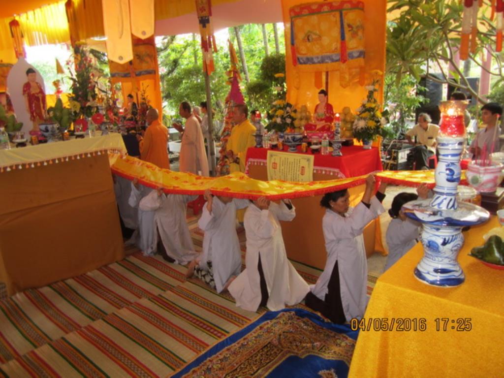 Chùa Linh Quang tổ chức cầu siêu bạt độ