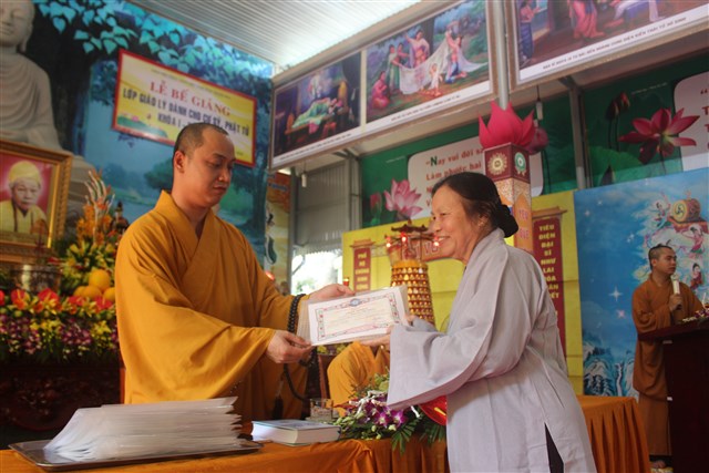 Thanh Hóa: Bế giảng lớp giáo lý dành cho cư sỹ Phật tử khóa thứ I năm thứ 9