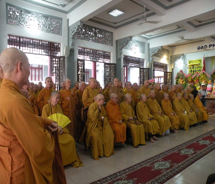 53 năm một làn sương khói