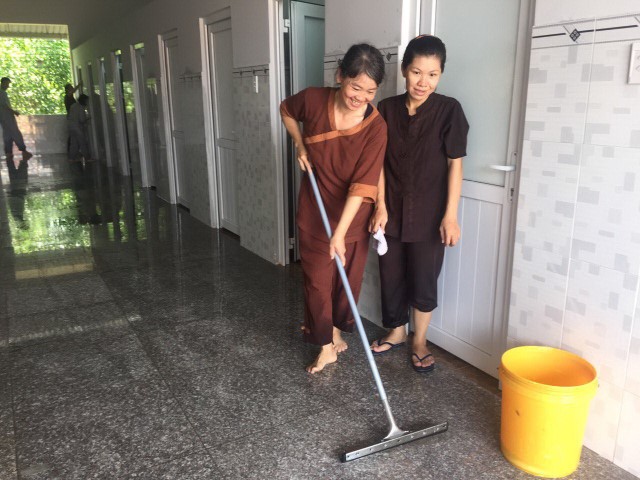 Tăng Ni sinh học viện PGVN tại TP. HCM ngày đầu nhập nội trú