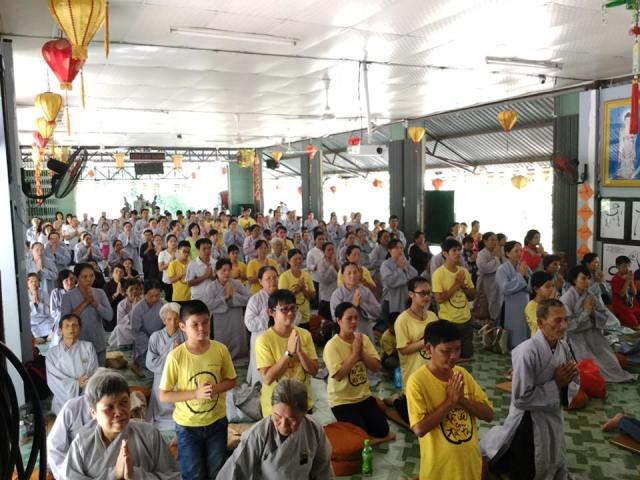 Khánh Hòa: Chùa Linh Quang tổ chức  khóa tu mùa hè cho 300 hành giả và trao tặng 50 học bổng cho học sinh nghèo, học giỏi