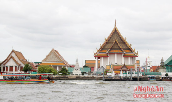 Tượng Phật bằng vàng nguyên khối nặng 5,5 tấn ở Thái Lan