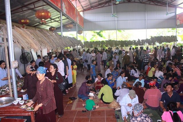 Thanh Hóa: Diễu hành xe đạp mừng Phật đản sinh