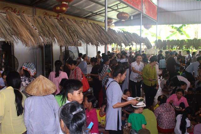 Thanh Hóa: Diễu hành xe đạp mừng Phật đản sinh
