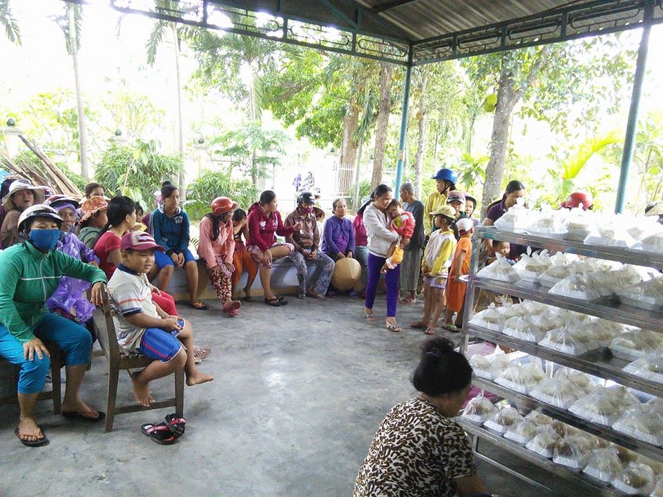 Khánh Hòa: Chùa Sắc tứ Minh Thiện phát tặng 600 hộp cơm chay