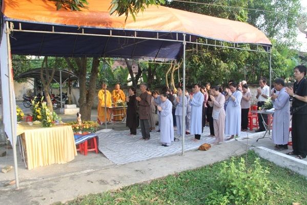 Xúc động lần đầu tổ chức lễ tắm Phật tại di tích chùa Yên Lệ