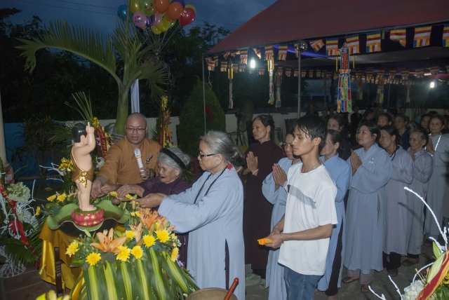 Thanh Hóa: Chùa Châu Long kính mừng Phật đản