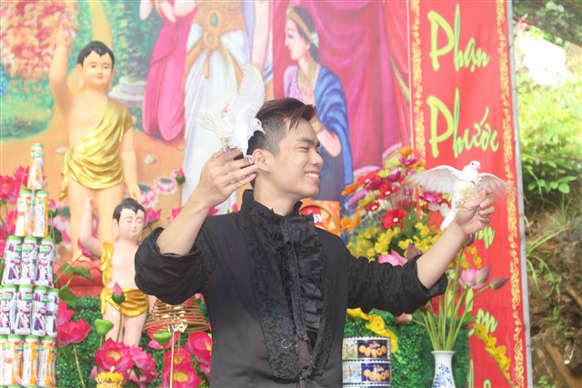 Thanh Hóa: Chùa Long Cảm kính mừng Phật đản Pl:2560