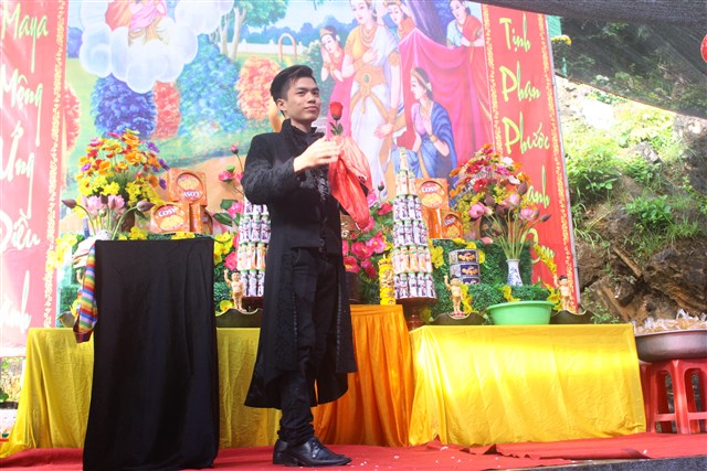 Thanh Hóa: Chùa Long Cảm kính mừng Phật đản Pl:2560