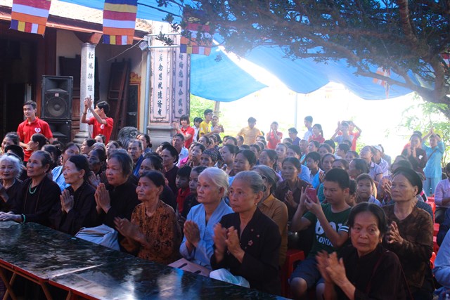 Thanh Hóa: Chùa Long Cảm kính mừng Phật đản Pl:2560